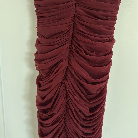 House of CB Sirene burgundy ruched bodycon midi dress SMALL Ruched Dress - Picture 9 of 12